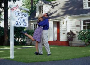 new home buyers couple